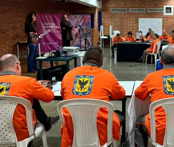Privados de la Libertad de la Cárcel Distrital transforman su vida por la poesía 