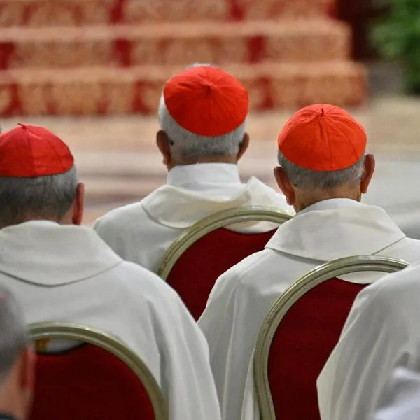 Cónclave 2025 EN VIVO cardenales se reúnen hoy para elegir al nuevo papa