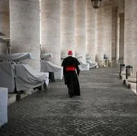 Cardenales elegirán el nuevo papa en Roma.