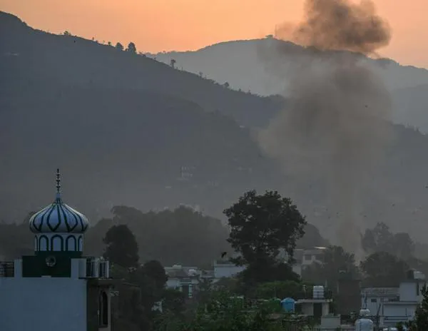 Enfrentamiento entre India y Pakistán deja decenas de civiles muertos