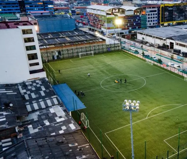 Cuatro canchas en parques de Puente Aranda estrenan alumbrado público  