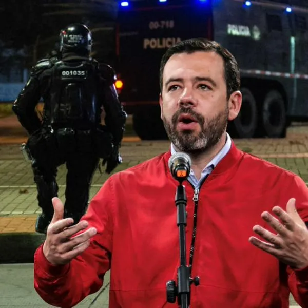 Critican a Galán por uso de fuerza en protesta de madres de jardín en Bogotá
