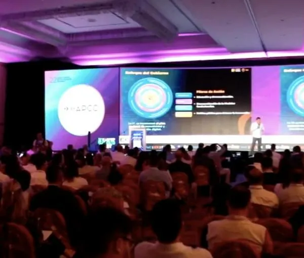 Bogotá líder en servicios al cliente y servicios globales en CX Summit 2025 