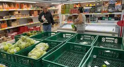 Supermercados y tiendas cambiarían precio de alimentos por inflación que habría