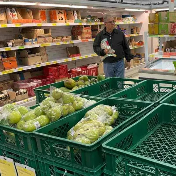 Supermercados y tiendas cambiarían precio de alimentos por inflación que habría