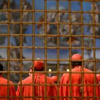 Humo blanco en la Capilla Sixtina, los cardenales eligen a un nuevo Papa
