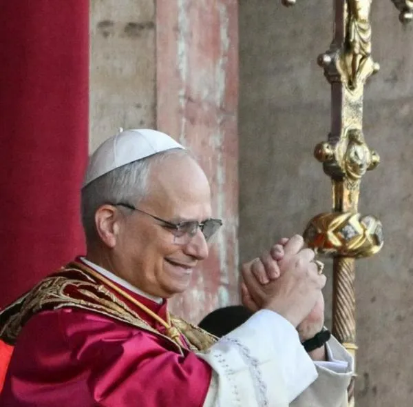 Celebran los peruanos: nuevo papa León XIV tiene nacionalidad peruana y estadounidense. En Perú trabajó por varios años y les mandó un mensaje a los incas.