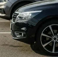 Por qué nunca dejar su carro con las llantas giradas: 5 razones claves y daños