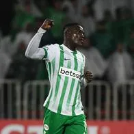Kevin Viveros celebrando su gol en Atlético Nacional vs. Internacional por Copa Libertadores