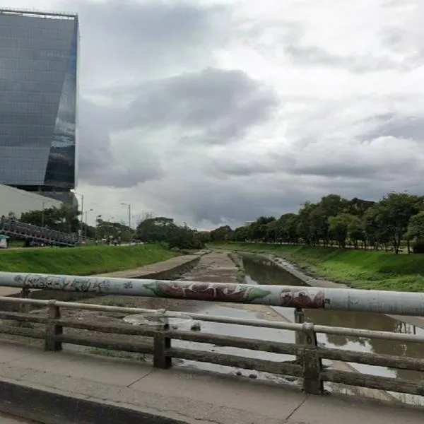 Qué pasó con el hombre que hallaron en el caño de la Av. Boyacá, cerca a Titán Plaza