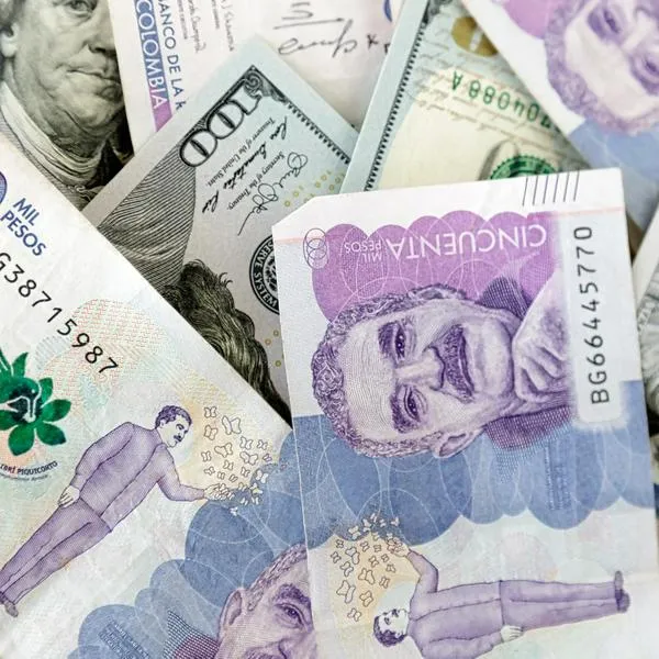 Pesos colombianos y dólares