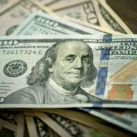 Dólar hoy en Colombia cerró bajando, pero siguió con precio superior a $ 4.200 que tiene a ciudadanos apretados por costo de moneda estadounidense. 