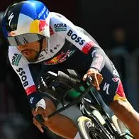 Foto de Daniel Felipe Martínez, en nota de que Daniel Felipe Martínez en etapa 2 de Giro de Italia 2025 se lució para Colombia