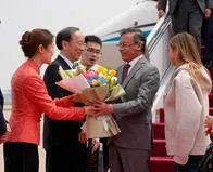 Presidente Gustavo Petro visita China en la Celac: llegó hasta con su hija Antonella.