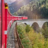 Colombiana reveló cuánto pagó por montar en tren rojo de Europa