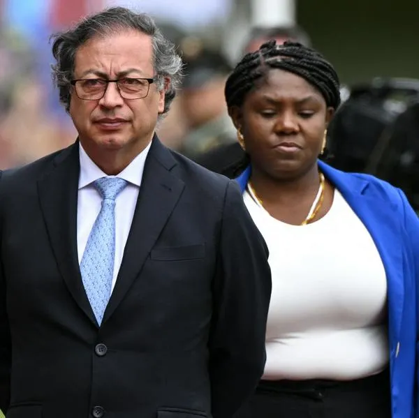 Gobierno de Gustavo Petro habría gastado 23.000 millones de pesos en 4 casas, contando la de Francia Márquez, según Vicky Dávila