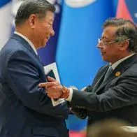 Por decisión de Gustavo Petro, Colombia inicia incierta Ruta de la Seda de China