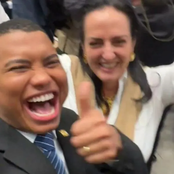 Miguel Polo Polo y María Fernanda Cabal saltaron de la felicidad al escuchar que la consulta popular se había hundido en el Senado de la República.