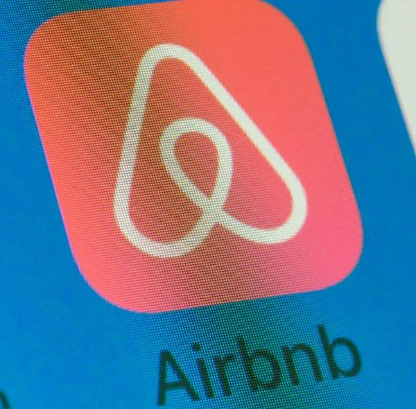 Airbnb revoluciona su plataforma: ahora ofrecerá chefs, entrenadores y hasta experiencias con famosos