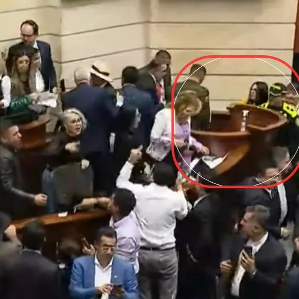 Policía se metió al Congreso por pelea entre políticos de Gobierno y oposición