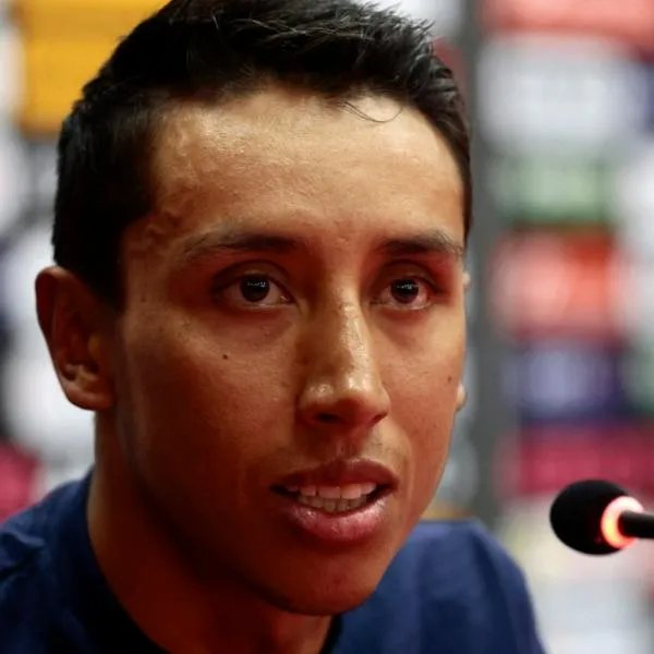 Egan Bernal, alerta en Giro de Italia por posible fusión de Ineos y TotalEnergie