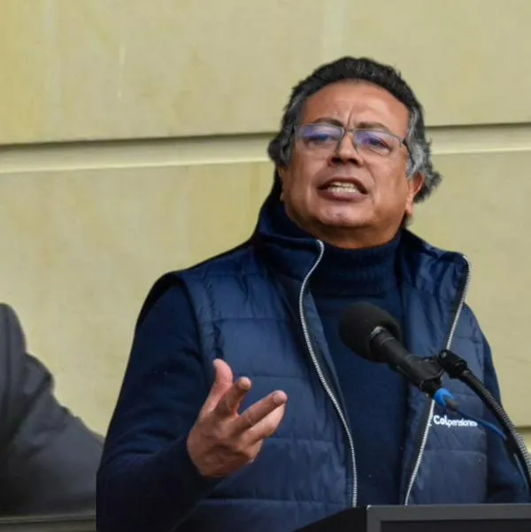 Gustavo Petro pide a la Corte Suprema investigar al presidente del Senado, Efraín Cepeda