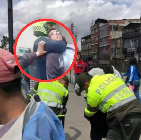 Joven dice que policías en el sur de Bogotá casi lo hieren: "Me empuja y me asfixia". Incluso, a su hermano lo capturaron. 