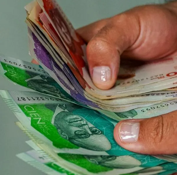 Prima de mitad de año 2025: ¿puede ser retenida o embargada por deuda con banco?