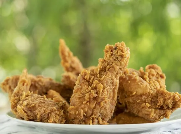 Cuánto valdría el pollo frito de Frisby en España: en euros y pesos colombianos