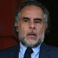 Armando Benedetti, ministra del Interior, denunciará a la ministra de Justicia, Ángela María Buitrago, por señalarlo de presiones políticas.
