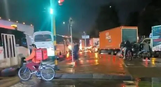 Lluvias y manifestaciones con trancones