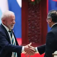 Petro lleva la contraria a EE. U.U y pidió entrar a banco donde está China