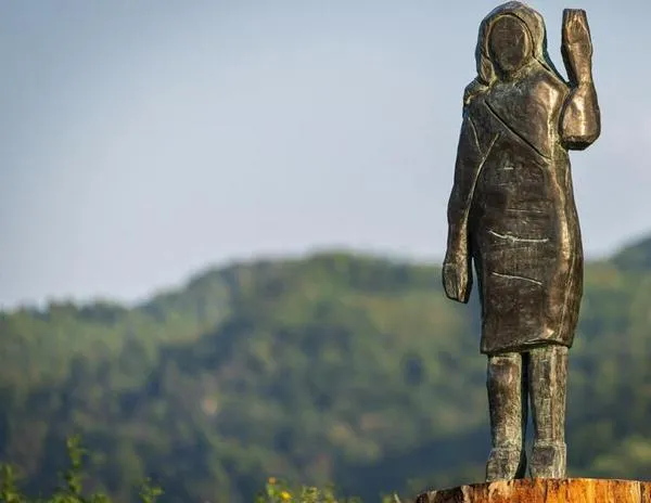 ¿Quién se ha robado la estatua de Melania Trump?