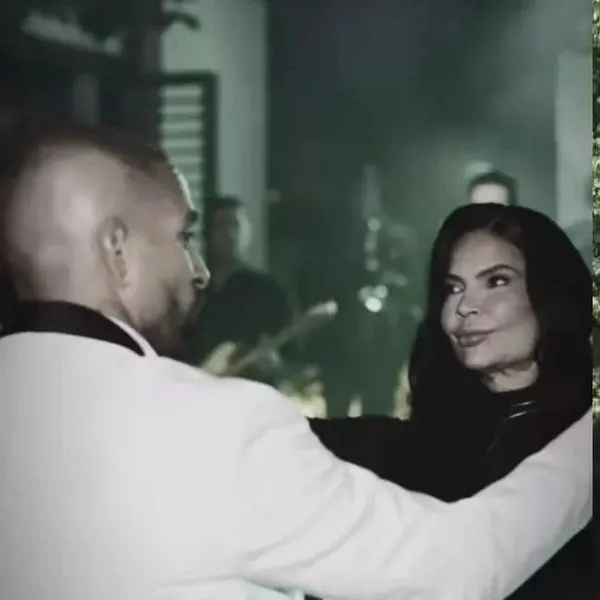Pipe Calderón el día de su boda junto a su suegra, María del Pilar Zea (Instagram: @pipecalderon) y captura de La Red del cantante hablando del asesinato de la mujer (La Red) / Composición Noticias Caracol