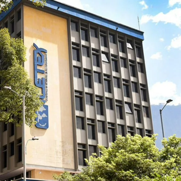 Fachada del Icetex en nota sobre que condonará intereses de deudores