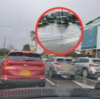Caos en Bogotá por aguacero en diferentes puntos de la ciudad. Hay trancones en varias vías y hasta derrumbes en la sabana. 