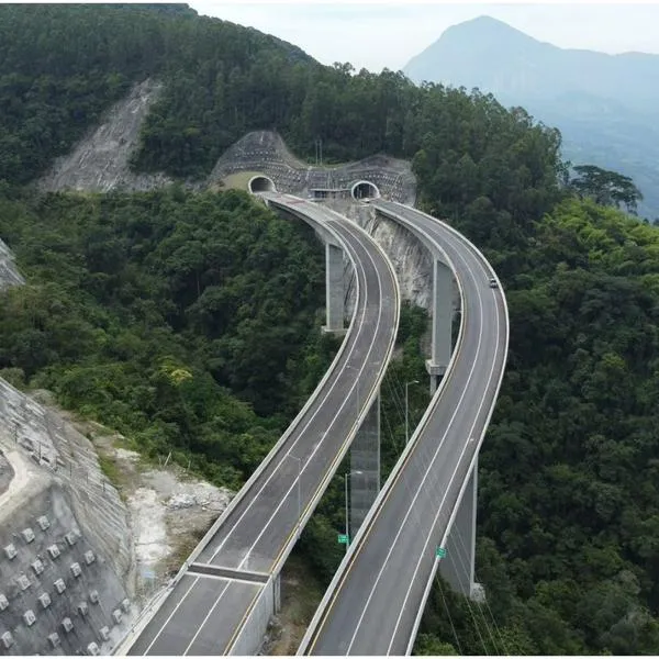 Dónde se puede transitar en 120 kilómetros en Colombia: estas son las únicas vía