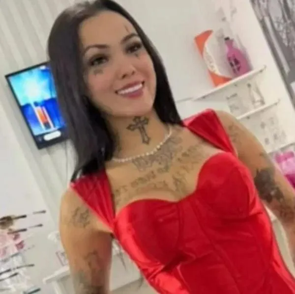 'Influencer' Luna Abrahão fue atacada a puñal por pareja, en medio de un 'live'