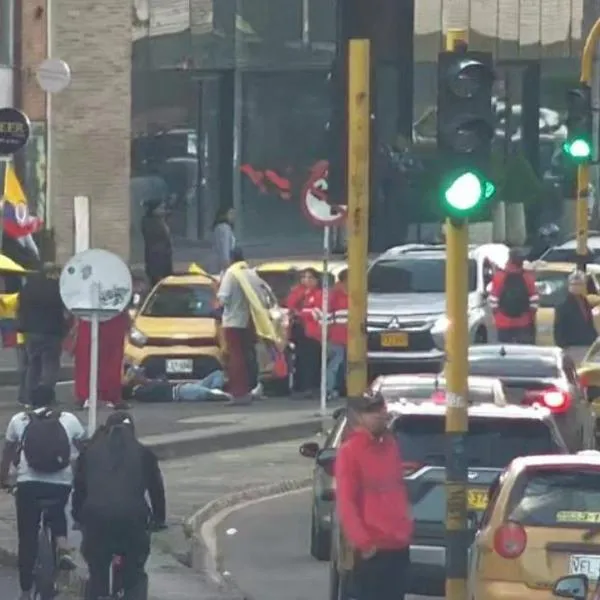 Taxistas en Bogotá protestan hoy miércoles 21 de mayo por nueva medida que les prohíbe usar carril exclusivo de Sitp en la carrera Séptima. 