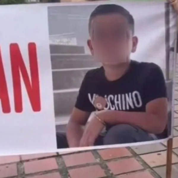 Pancarta para exigir la libertad de Lyan Hortúa, el niño de 11 años que fue secuestrado en Jamundí y que ya salió de su cautiverio