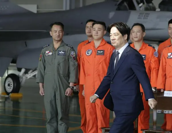 El partido presidencial taiwanés expulsa a cinco miembros, acusados de espiar para China