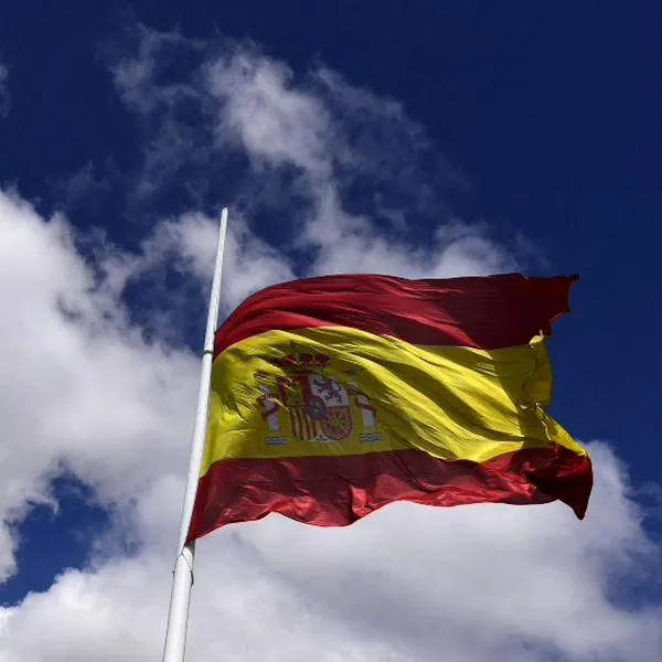 Colombianos viven en aeropuerto de Madrid luego de estafa con oferta de trabajo