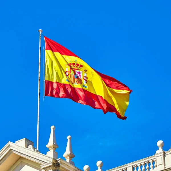 Turistas tendrían que pagar más impuestos en España