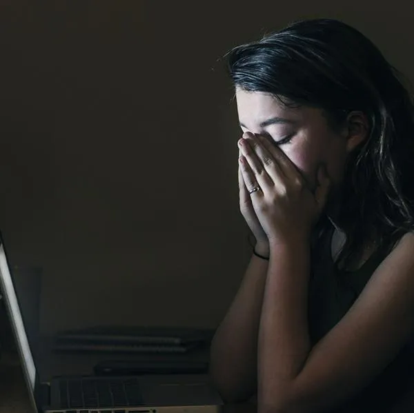 Mala noticia para menores de 28 años por crisis de dinero en su bolsillo