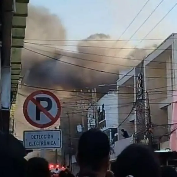 Así se vio el incendio en un local de Tierra Santa en Valledupar