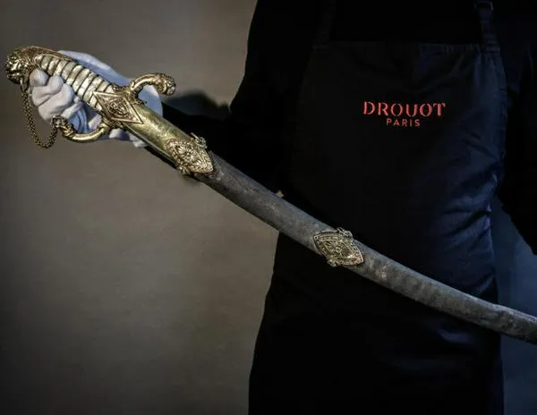 Un sable de Napoléon vendido por 5 millones de dólares en París