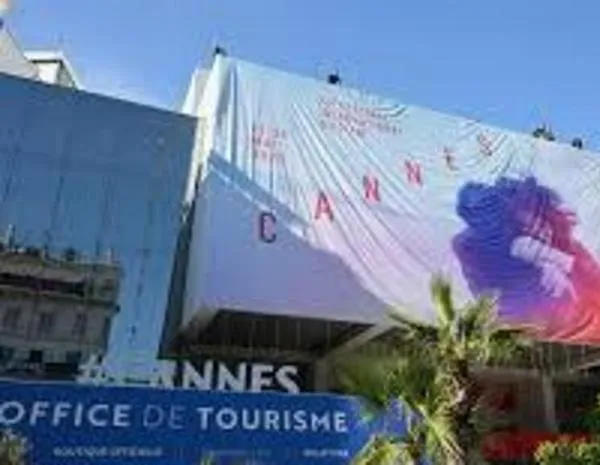 Un corte de luz gigante paraliza Cannes, salvo el festival