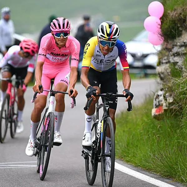 Giro de Italia hoy etapa 15: Egan atacó y Roglic se enredó en la jornada