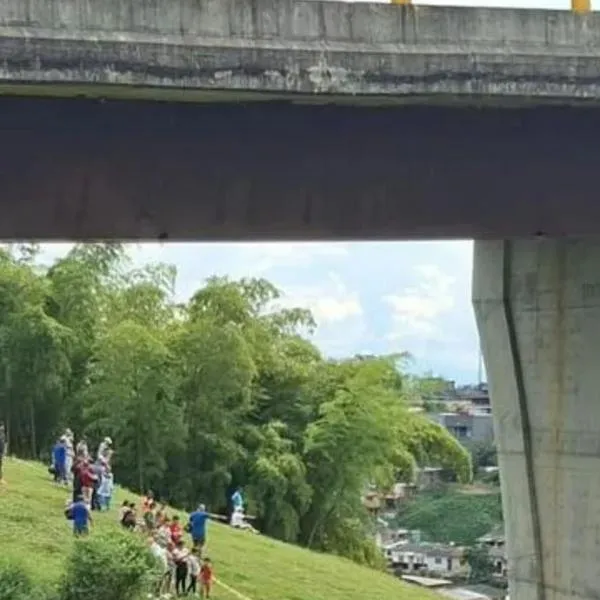 Puente Helicoidal de La Línea, donde un bus se volcó en Calarcá (Quindío) y dejó a varios estudiantes fallecidos / X: @tsmnoticias
