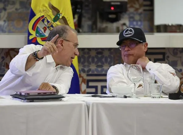 Roy Barreras y Gustavo Petro